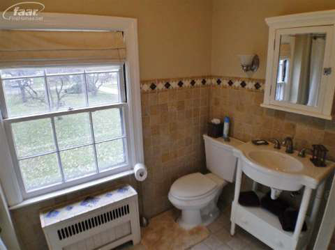 1253 Howe Road Burton, MI 48509 - Photo 12 of 19 20386717-11.JPG