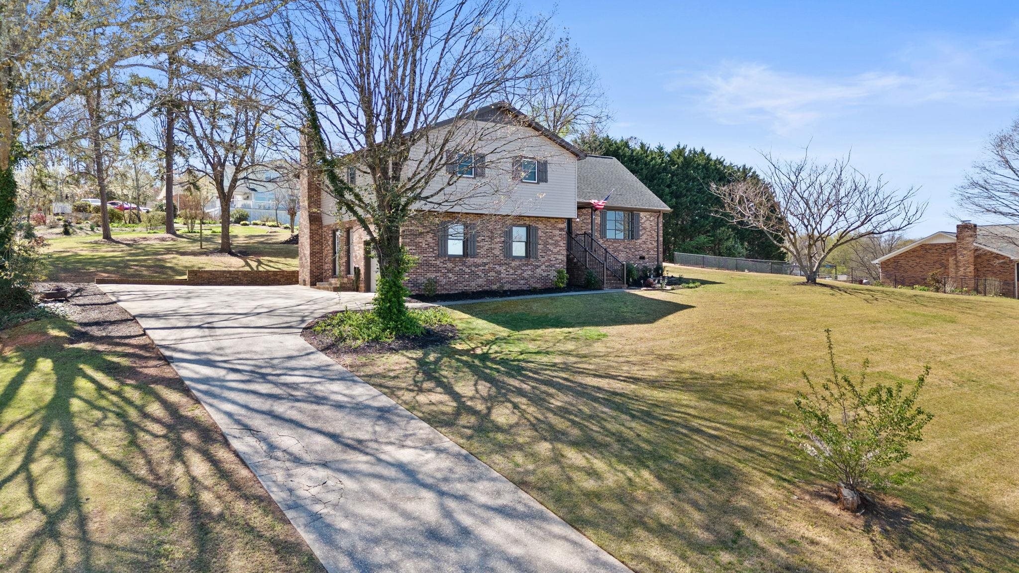 221 Timbrooke Way Easley, SC 29642 - Photo 3 of 48