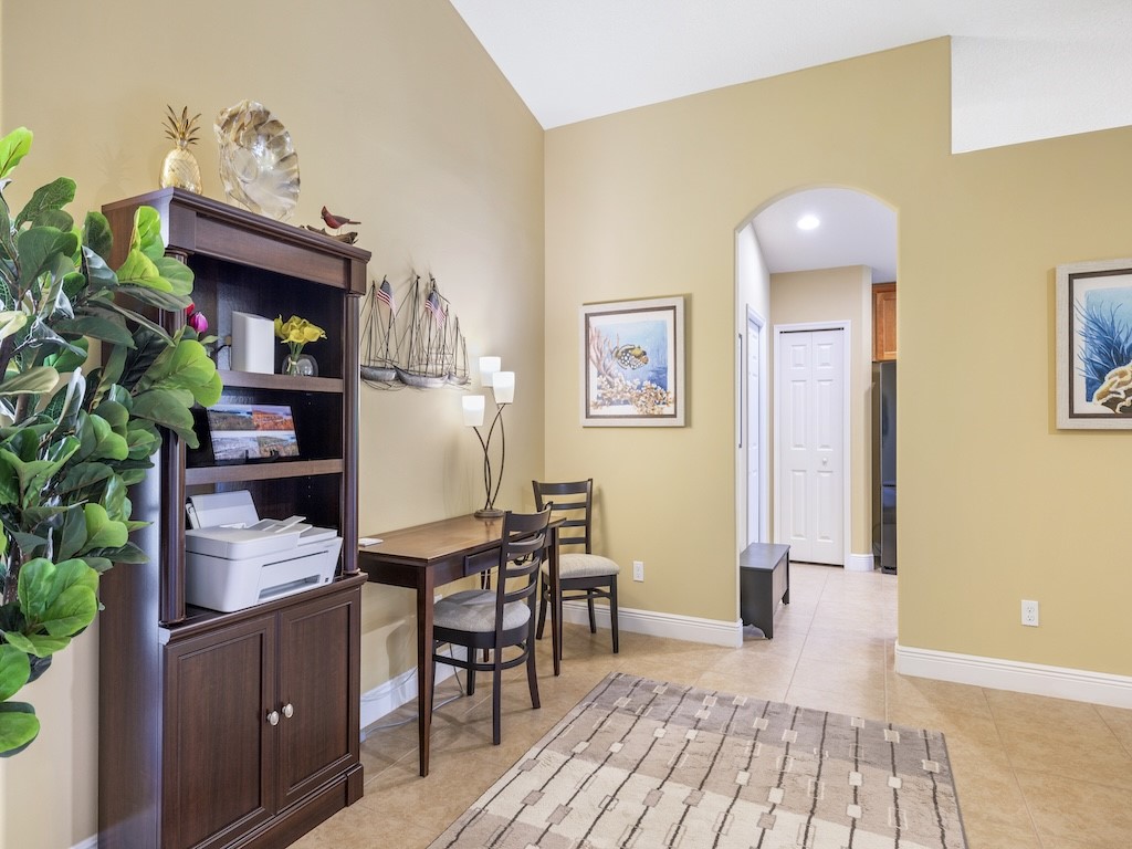 605 Monarch Way Sebastian, FL 32958 - Photo 5 of 36 a workspace with furniture and window