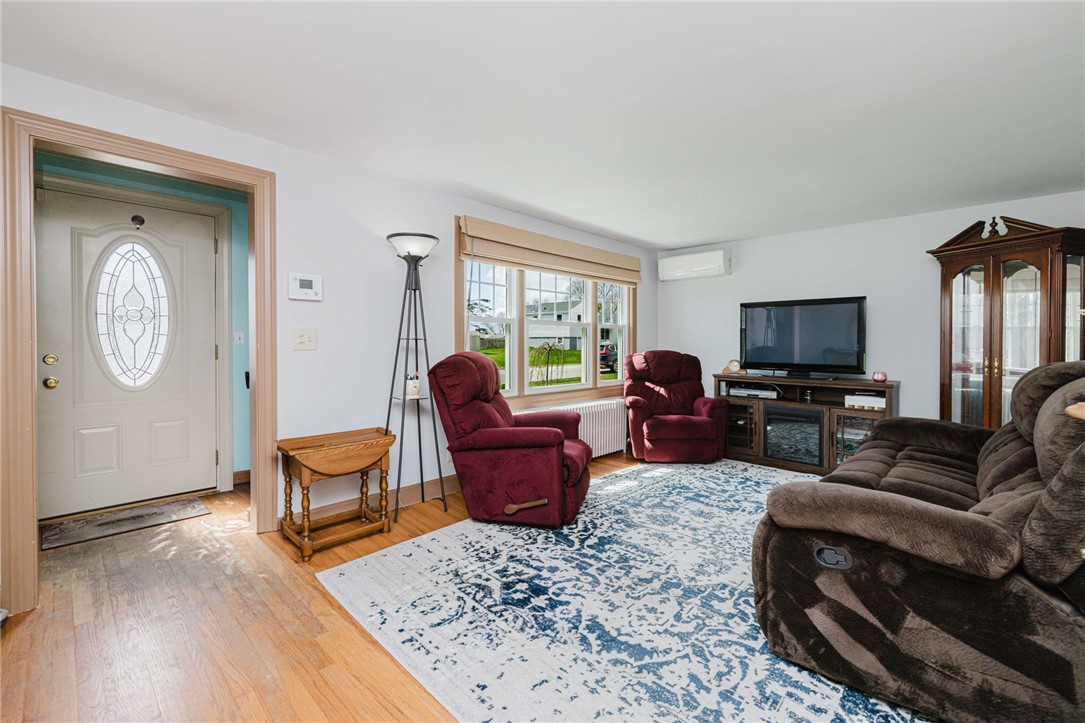 72 Beardsworth Road Tiverton, RI 02878 - Photo 9 of 44 Gallery Image 9