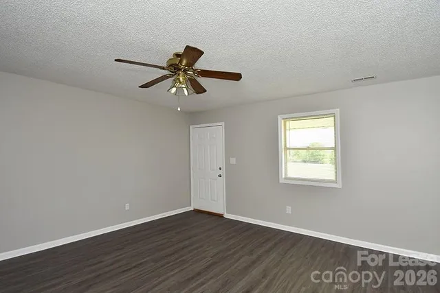 $1,195 | 166 Glen-Gar Drive, Lincolnton, NC 28092