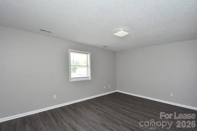 $1,195 | 166 Glen-Gar Drive, Lincolnton, NC 28092