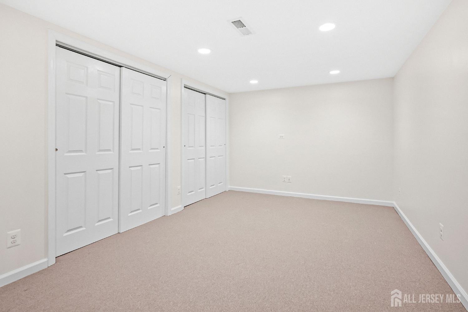56 Corona Road East Brunswick, NJ 08816 - Photo 31 of 40