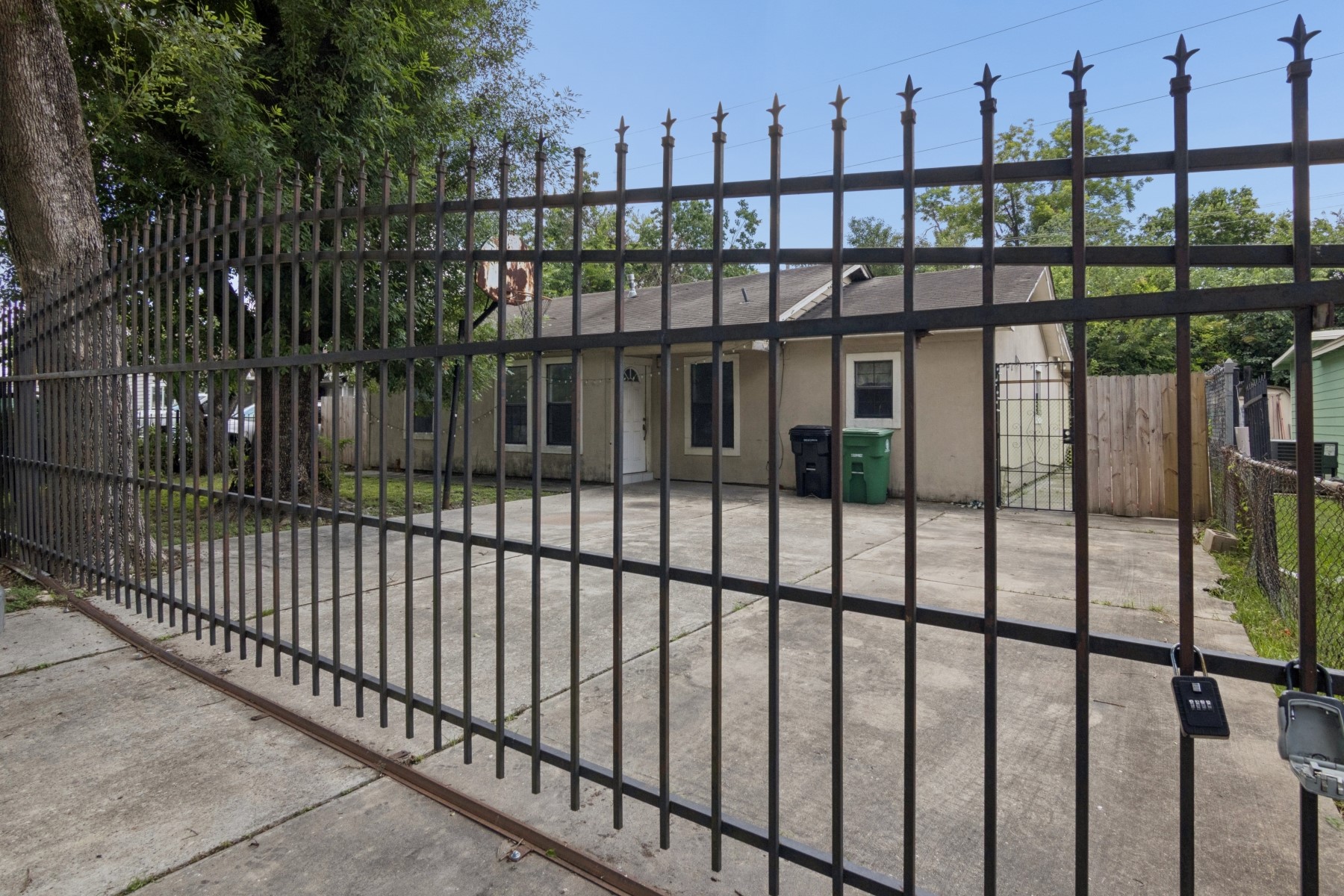 1002 Grenfell Lane Houston, TX 77076 - Photo 2 of 20 Secured Entrance
