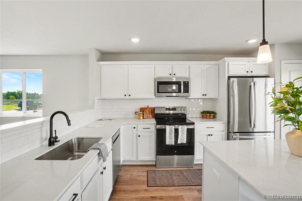 6044 Lahring Road Linden, MI 48451 - Photo 5 of 43