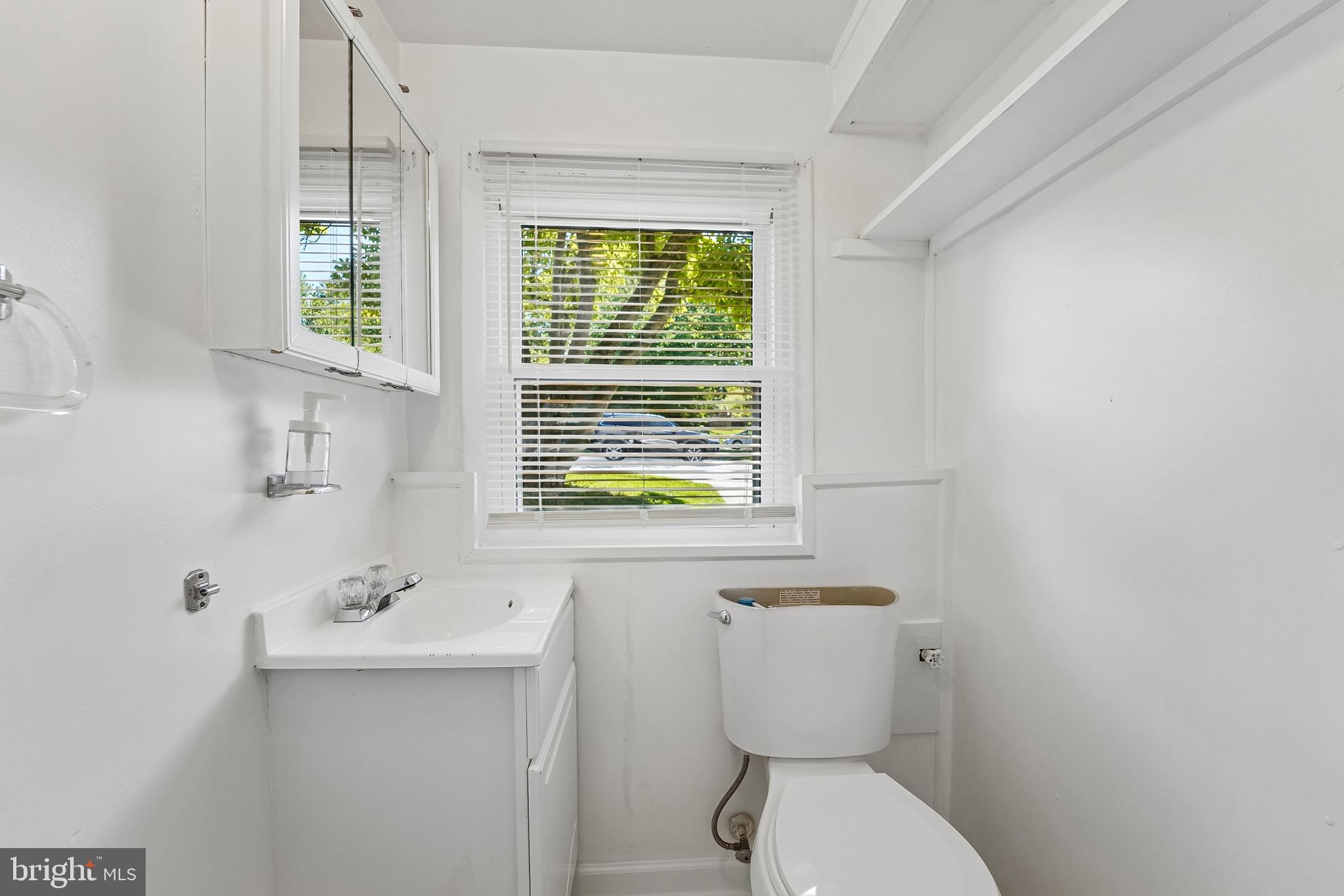 7610 Knollwood Road Towson, MD 21286 - Photo 33 of 41 Bathroom