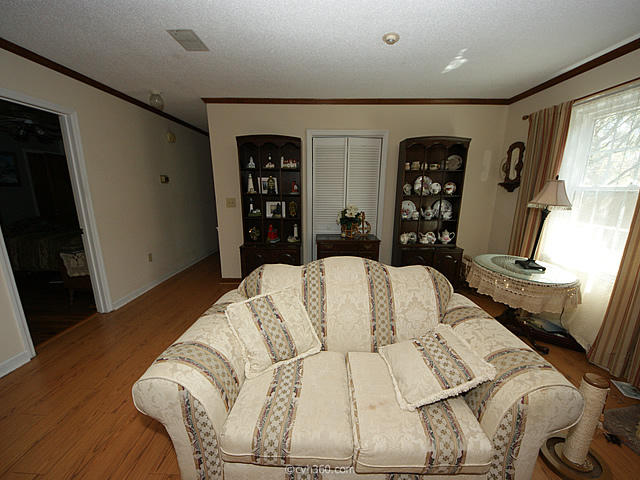 112 Longleaf Road Summerville, SC 29486 - Photo 5 of 41 05