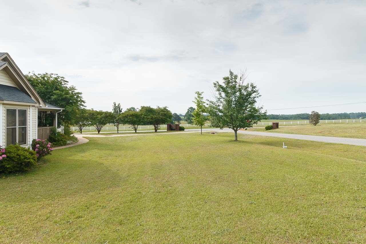 206 Orchard Grove Road Campobello, SC 29322 - Photo 3 of 16