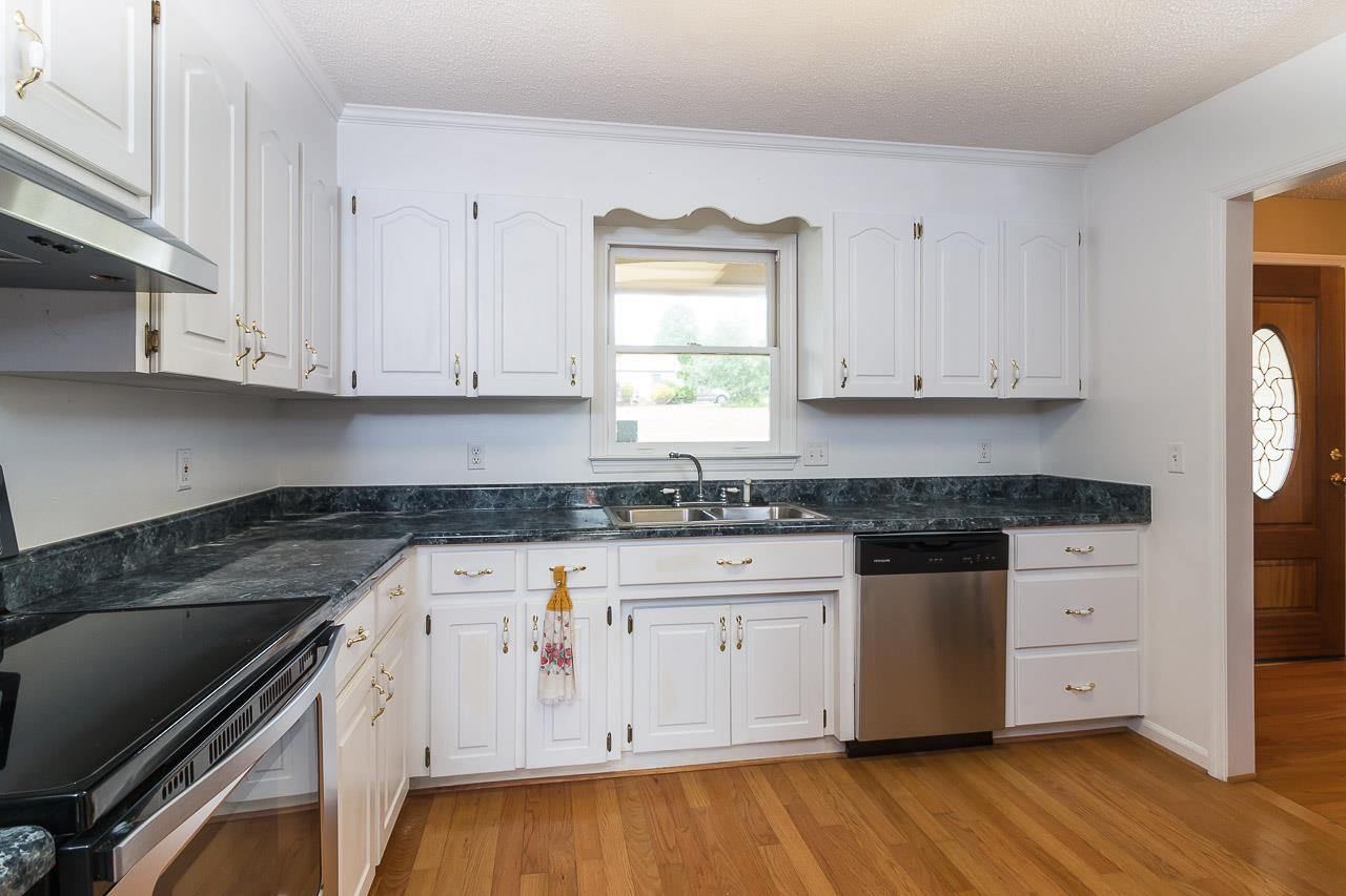 206 Orchard Grove Road Campobello, SC 29322 - Photo 4 of 16