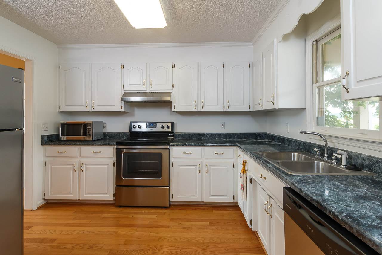 206 Orchard Grove Road Campobello, SC 29322 - Photo 5 of 16