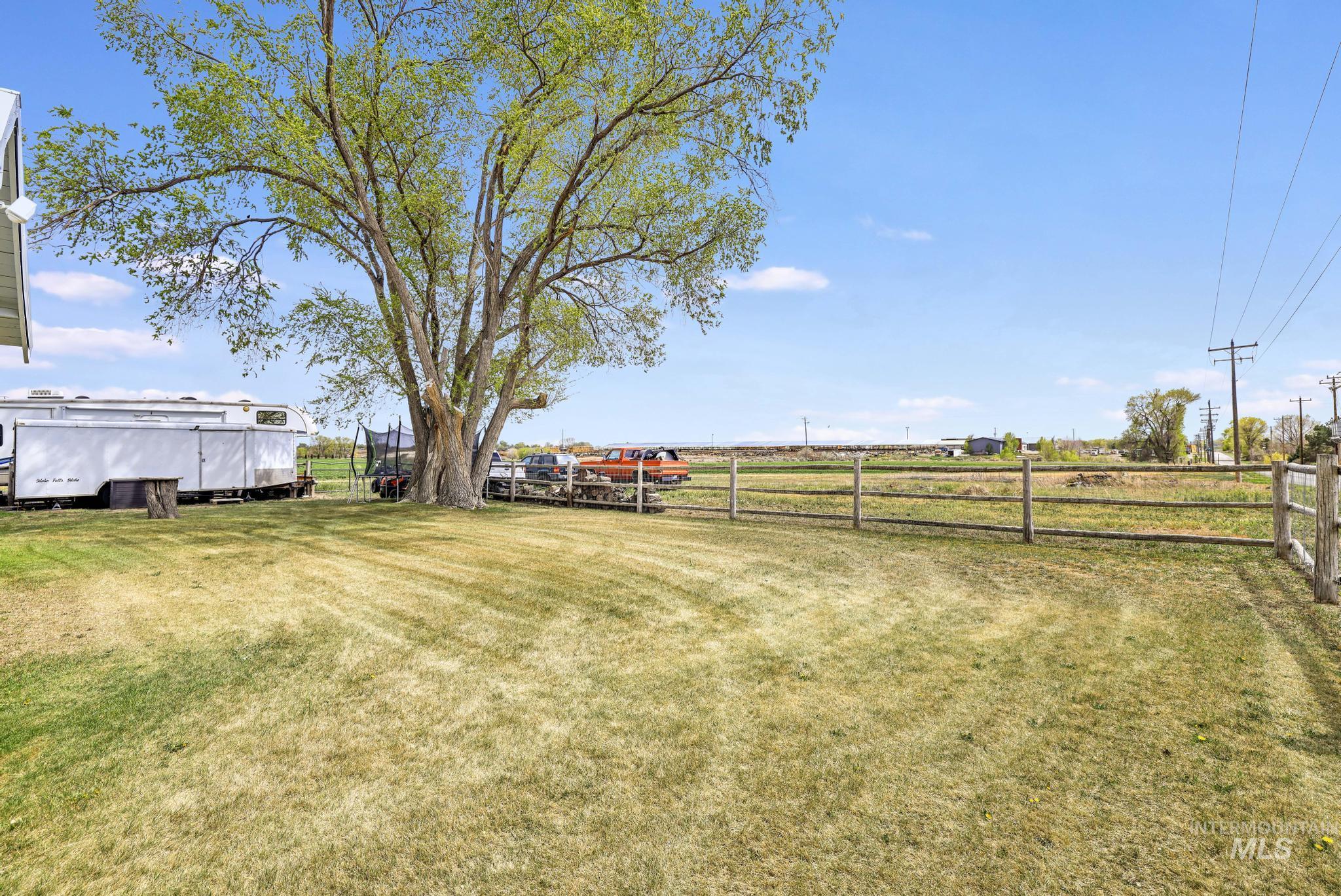 88 South 400 Road West Jerome, ID 83338 - Photo 7 of 31 View of yard with a view of countryside