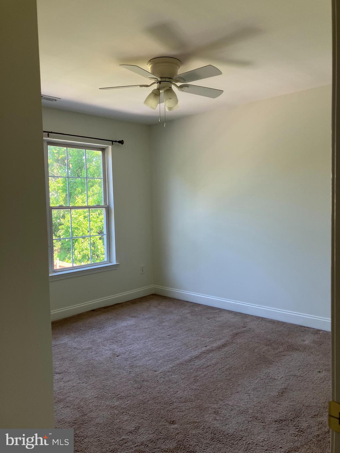 129 Sequoia Drive Berlin, NJ 08009 - Photo 15 of 17 an empty room with a window