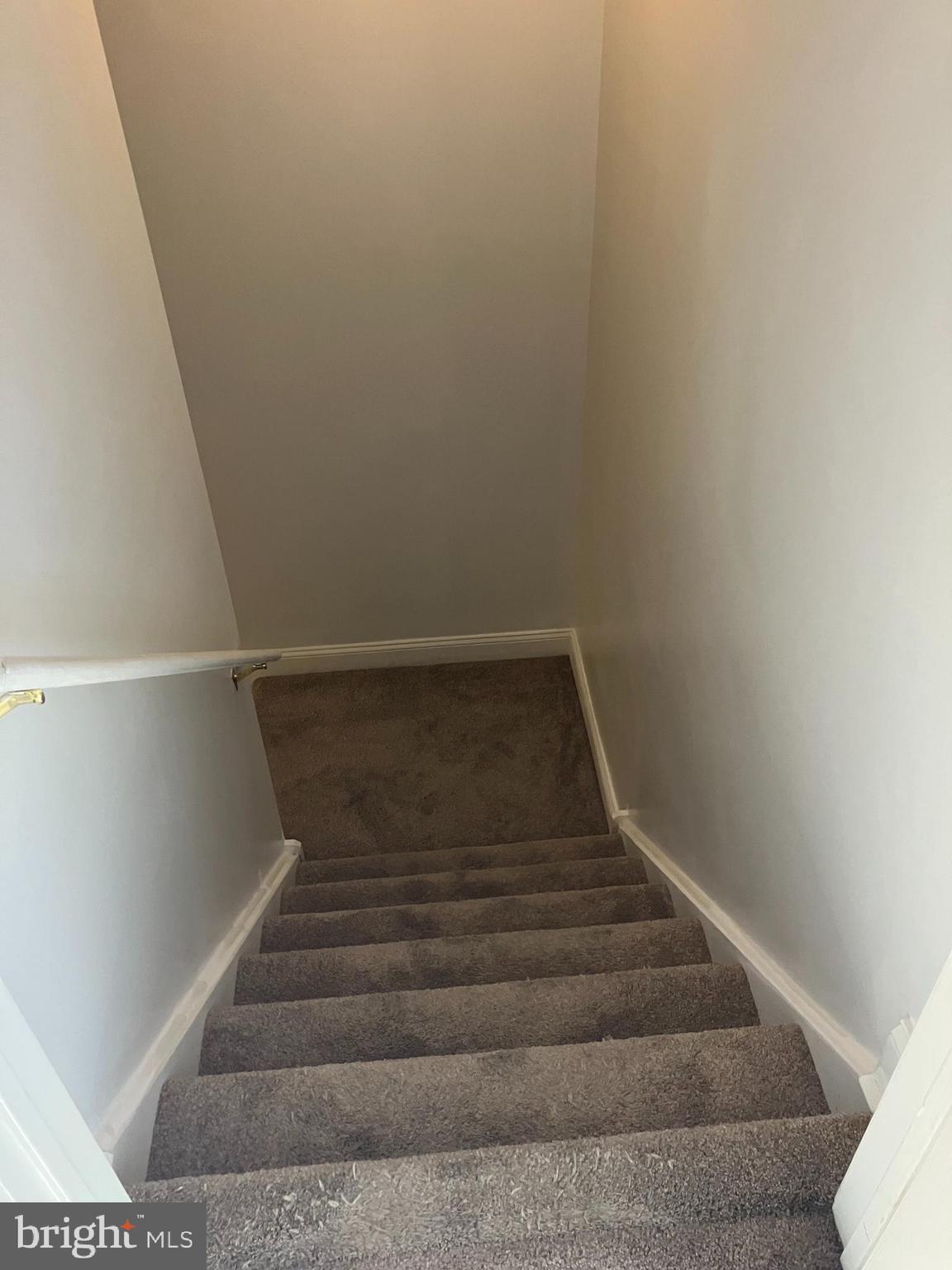 129 Sequoia Drive Berlin, NJ 08009 - Photo 6 of 17 a view of entryway