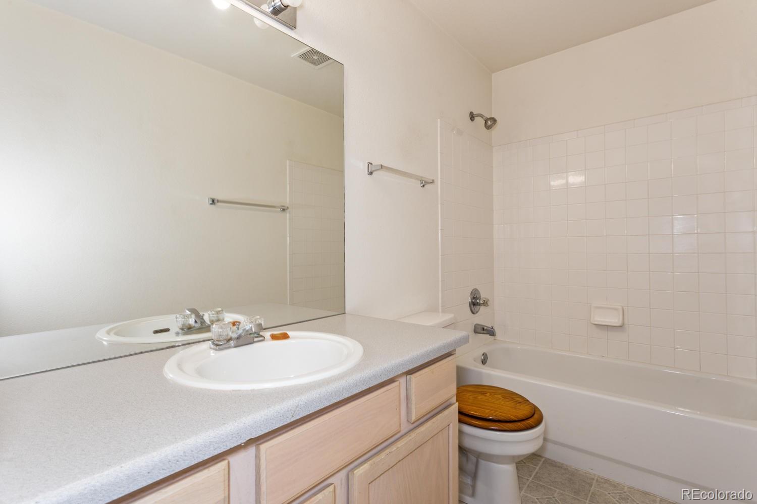 2575 South Syracuse Way, Unit 101 Denver, CO 80231 - Photo 20 of 25