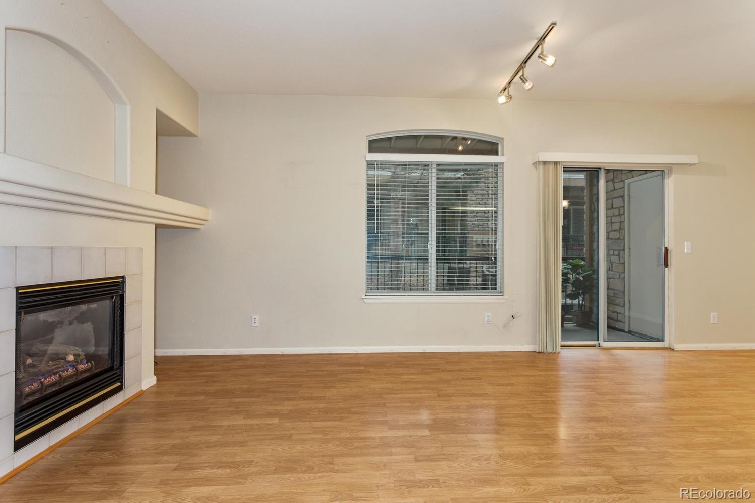 2575 South Syracuse Way, Unit 101 Denver, CO 80231 - Photo 3 of 25