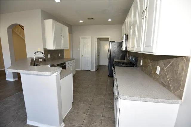 $2,200 | 9907 Up Country Lane, Conroe, TX 77385