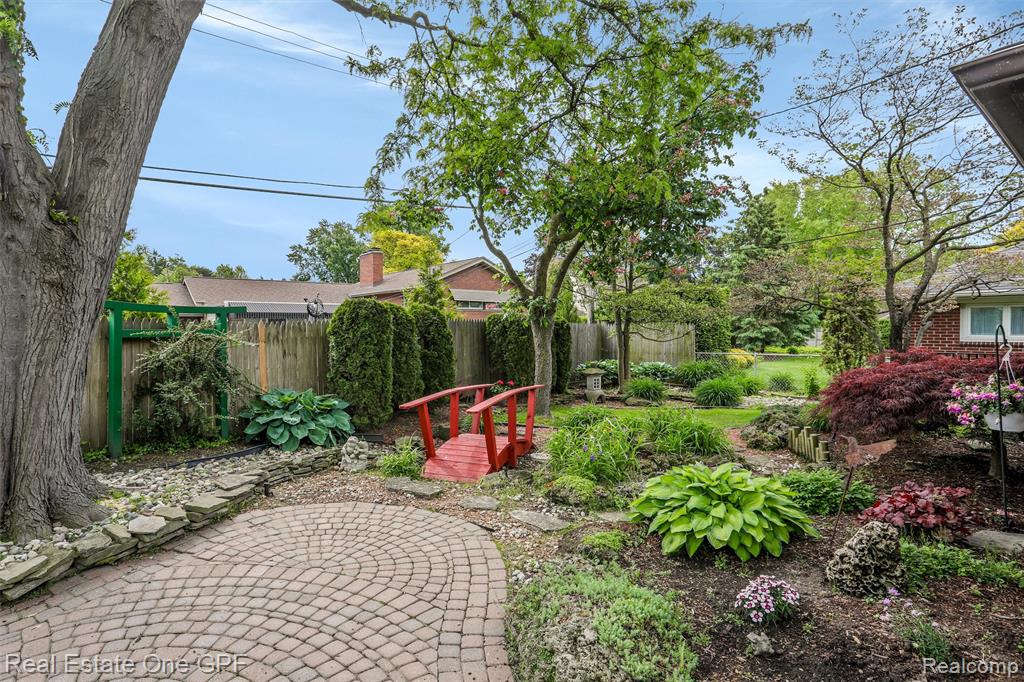 439 Barclay Road Grosse Pointe Farms, MI 48236 - Photo 43 of 47