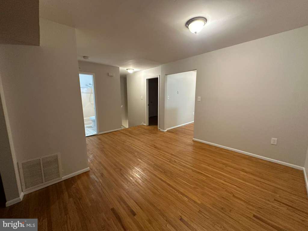 113 Silver Trenton, NJ 08690 - Photo 3 of 10