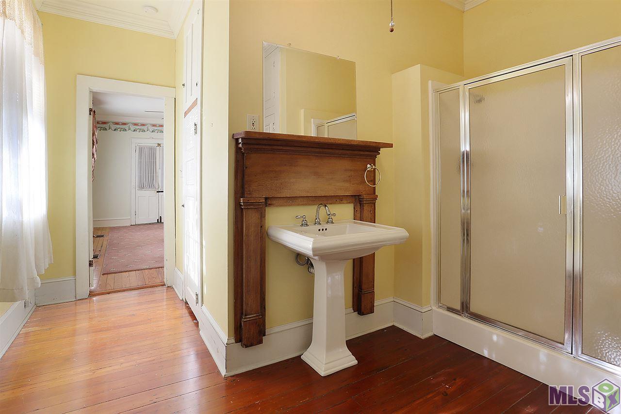 781 North Street Baton Rouge, LA 70802 - Photo 26 of 40 Downstairs master bath