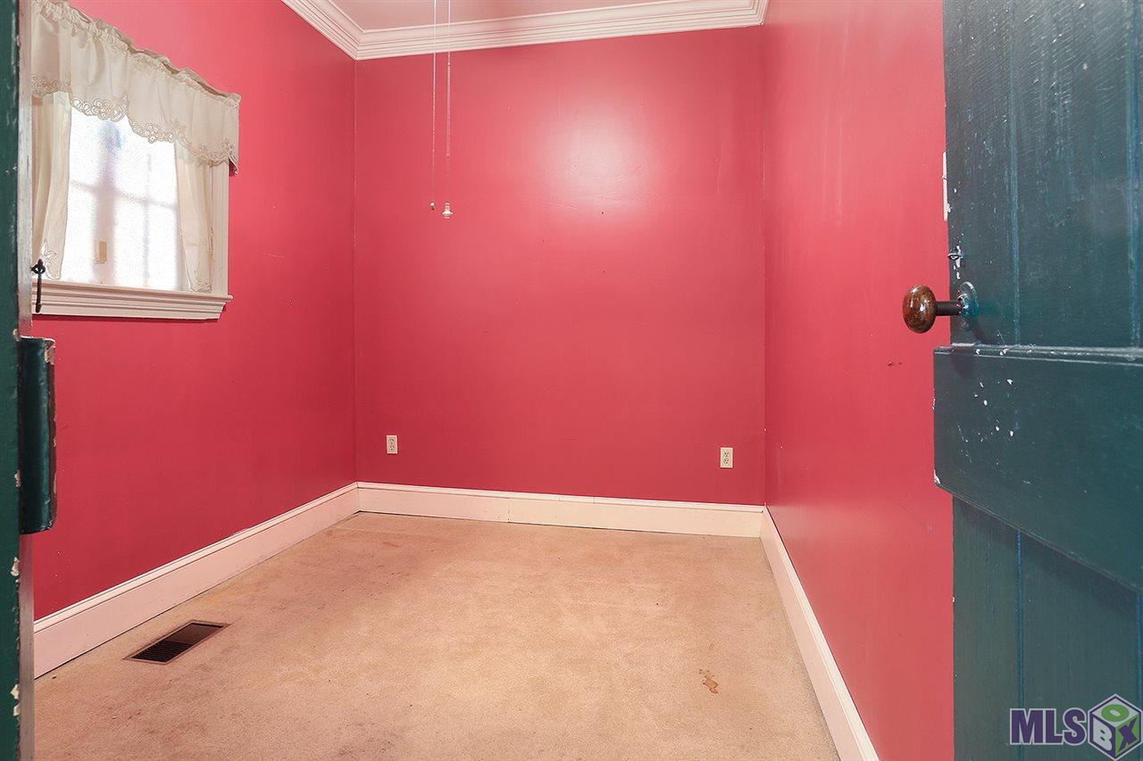 781 North Street Baton Rouge, LA 70802 - Photo 31 of 40 Second bedroom downstairs