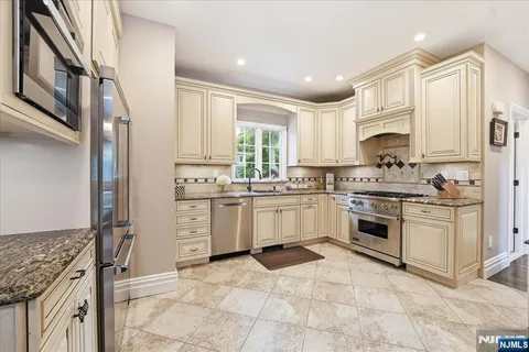 $1,150,000 | 58 Mackay Avenue, Waldwick, NJ 07463