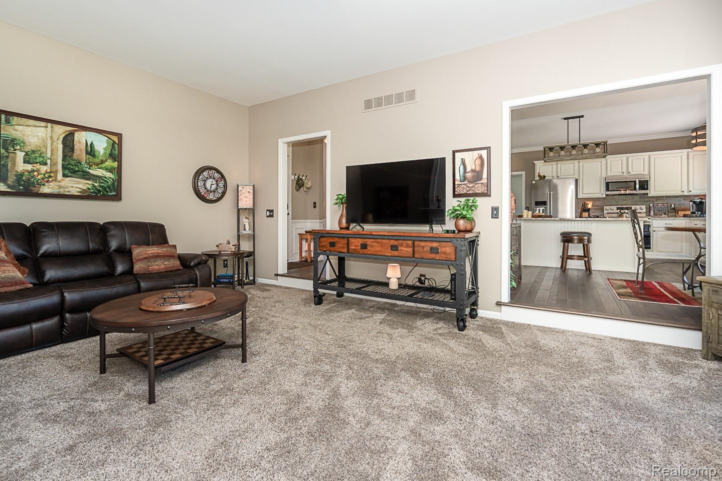 1815 Ring Neck Drive Rochester, MI 48307 - Photo 14 of 51 Family Room