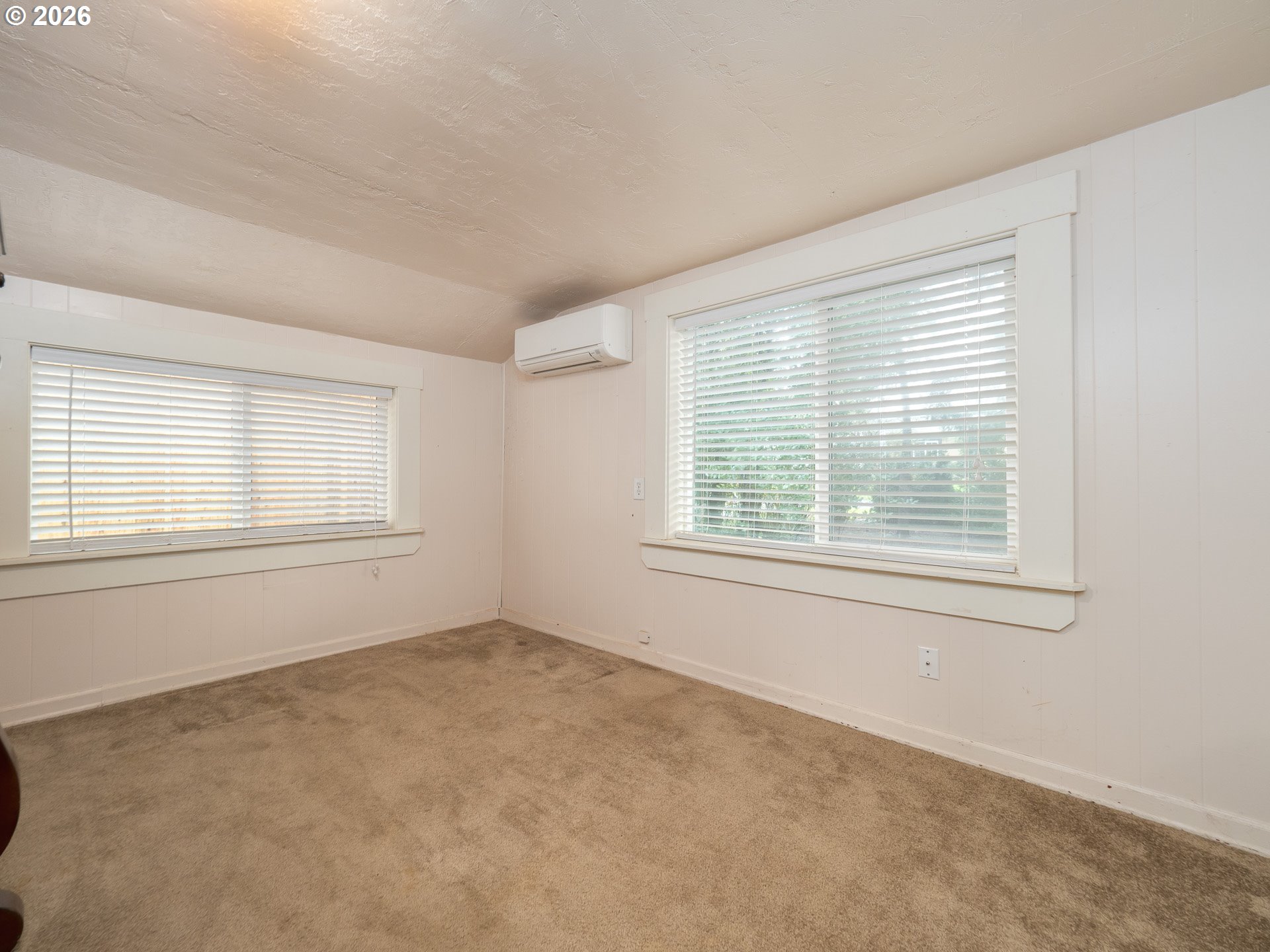 336 North 5th Street Carlton, OR 97111 - Photo 25 of 48 an empty room with a window
