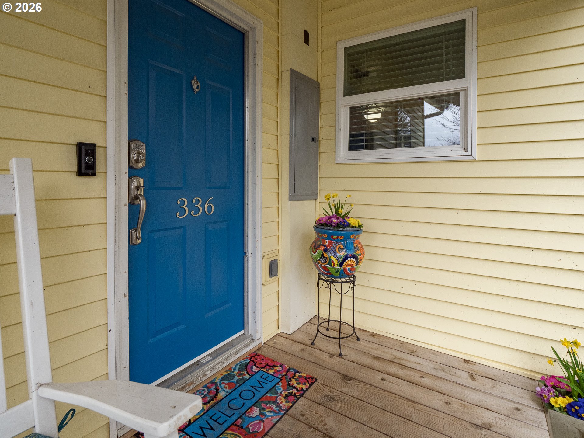 336 North 5th Street Carlton, OR 97111 - Photo 4 of 48 a front view of a house with a potted plant
