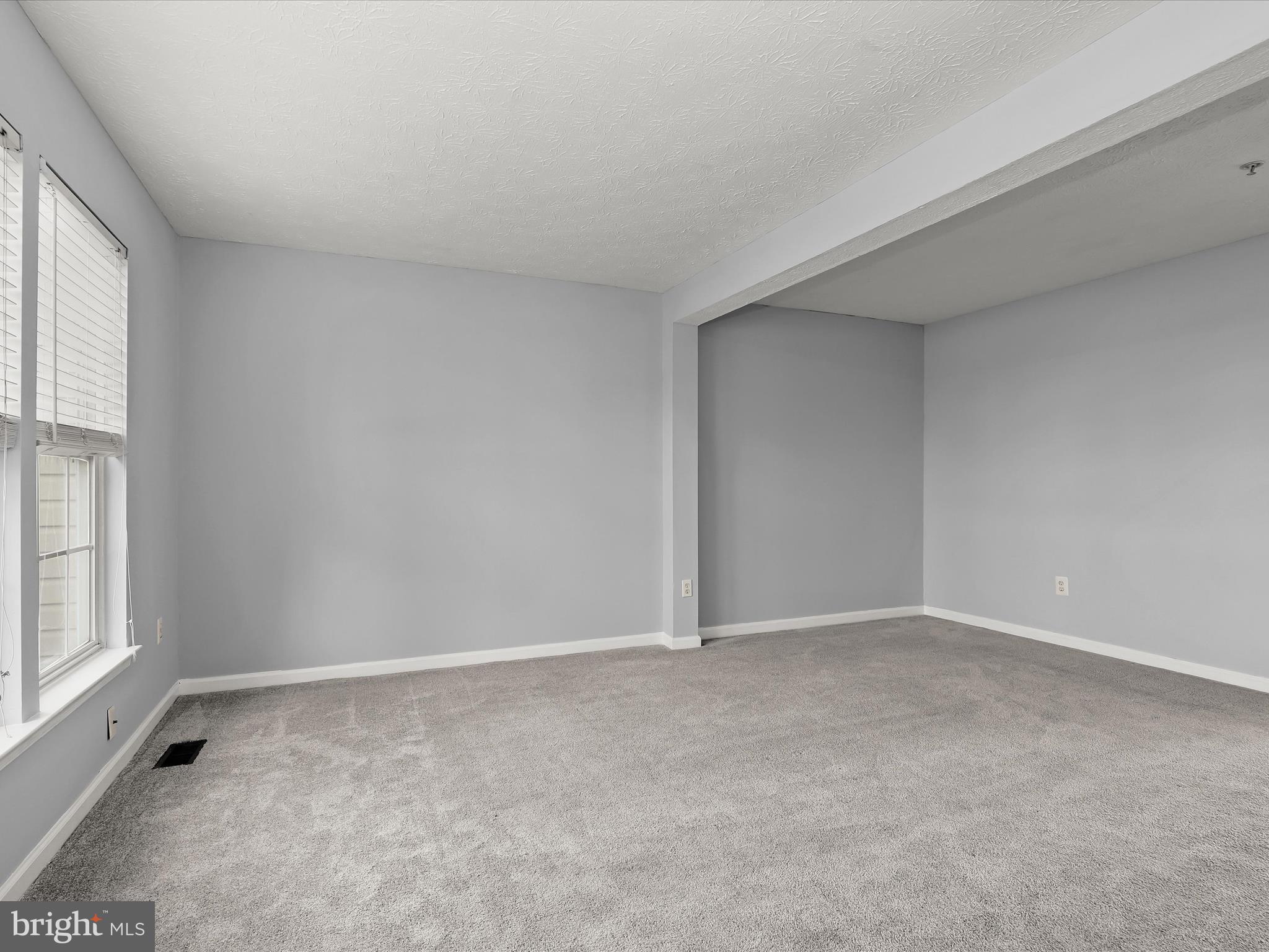 5306 Leavers Court Rosedale, MD 21237 - Photo 5 of 50 Living Room