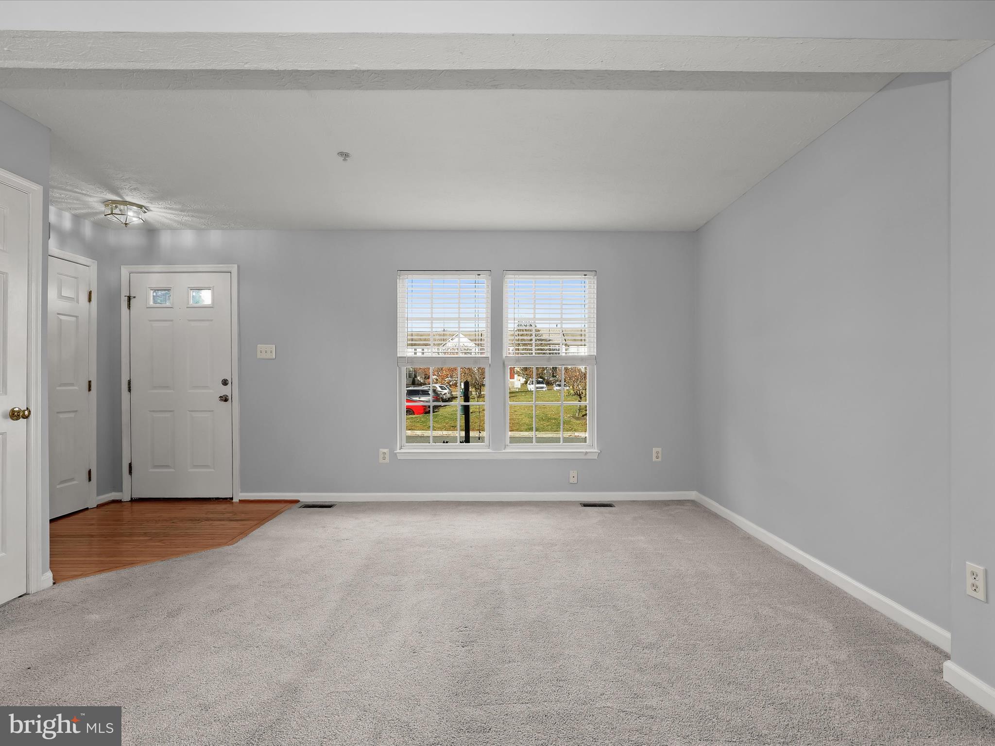 5306 Leavers Court Rosedale, MD 21237 - Photo 8 of 50 Living Room
