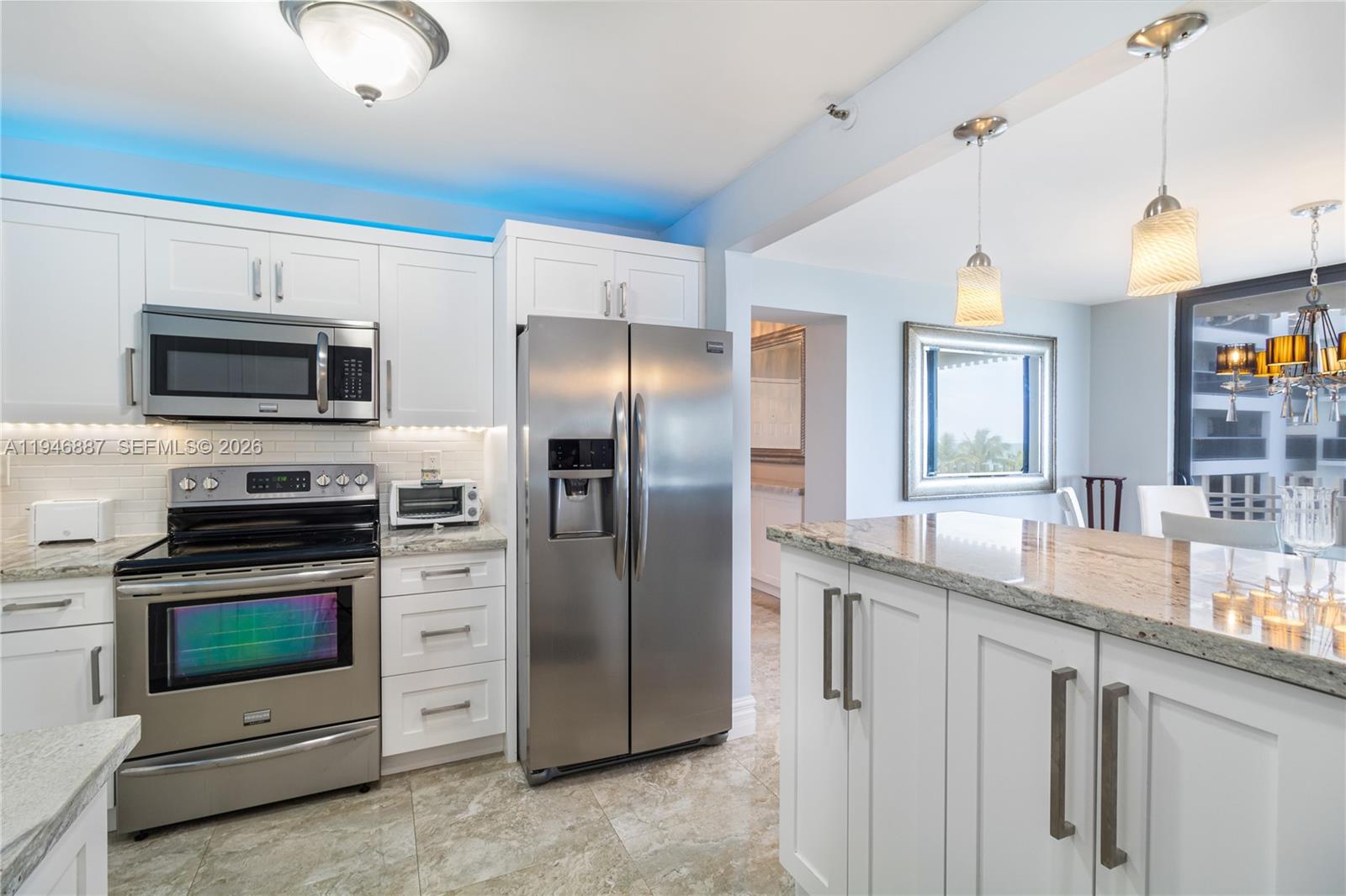 6061 Collins Avenue, Unit 6F Miami Beach, FL 33140 - Photo 12 of 30