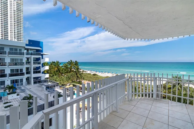 $4,000 | 6061 Collins Avenue, Unit 6F, Miami Beach, FL 33140