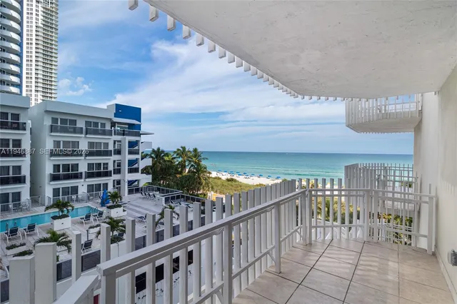 $4,000 | 6061 Collins Avenue, Unit 6F, Miami Beach, FL 33140