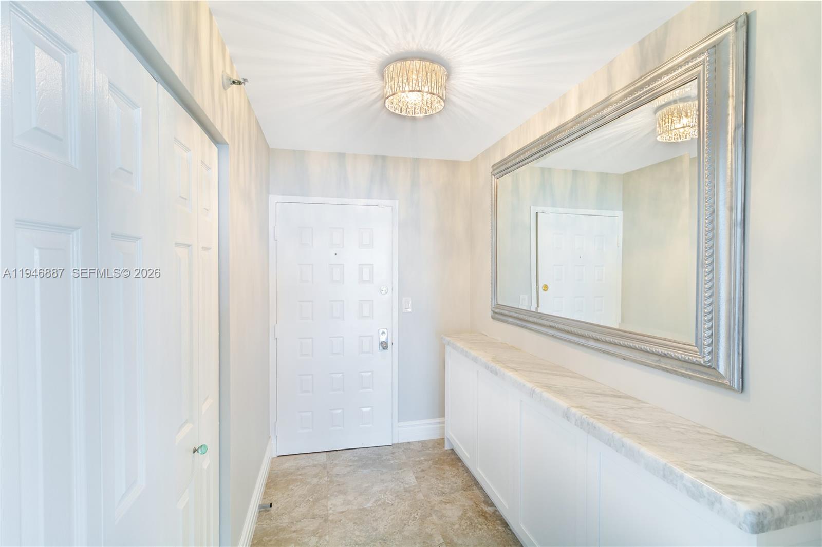 6061 Collins Avenue, Unit 6F Miami Beach, FL 33140 - Photo 2 of 30