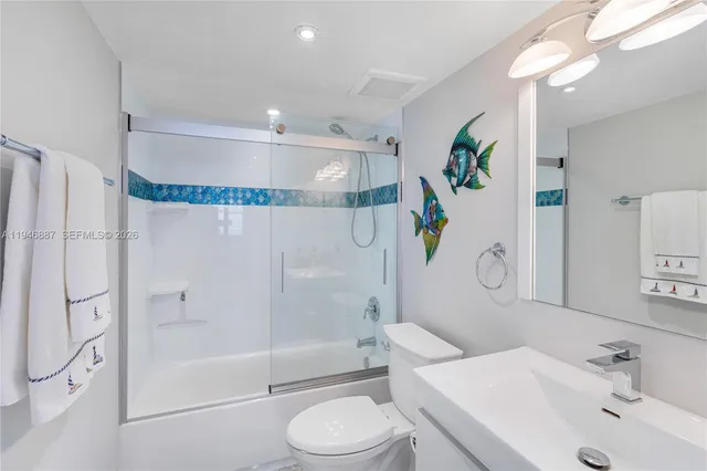 $4,000 | 6061 Collins Avenue, Unit 6F, Miami Beach, FL 33140