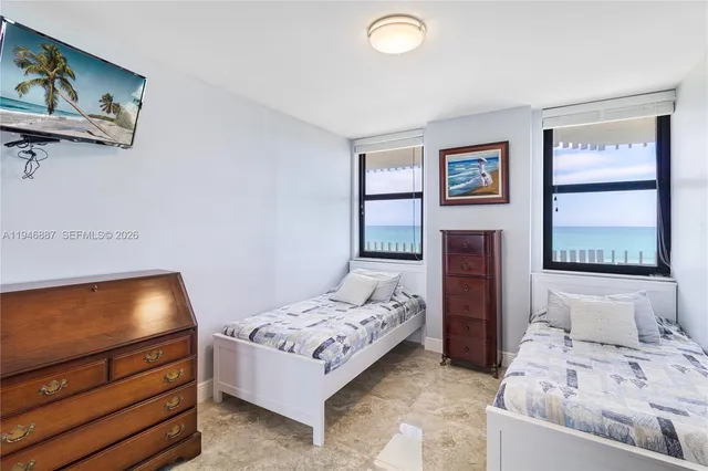 $4,000 | 6061 Collins Avenue, Unit 6F, Miami Beach, FL 33140