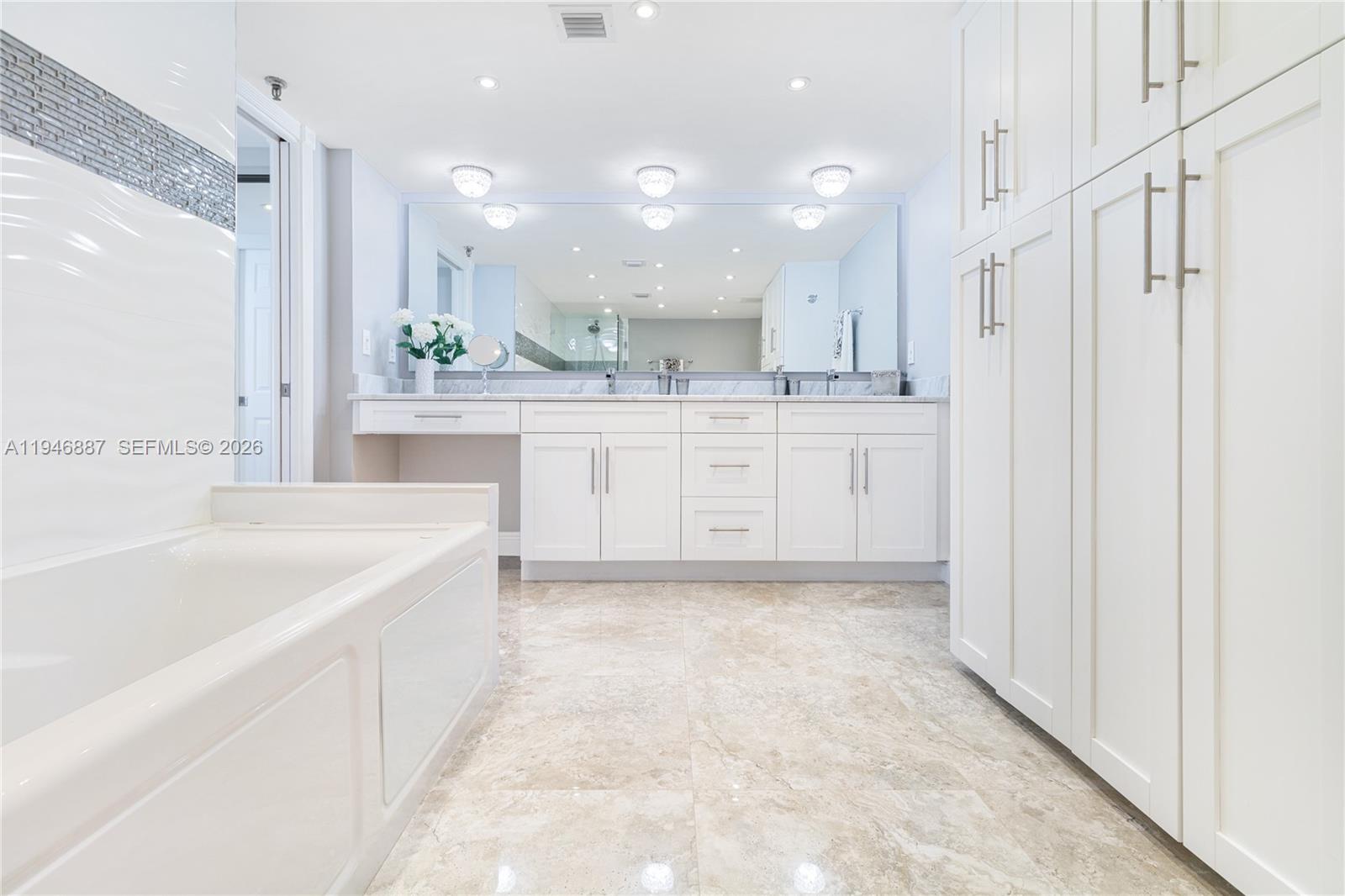 6061 Collins Avenue, Unit 6F Miami Beach, FL 33140 - Photo 27 of 30