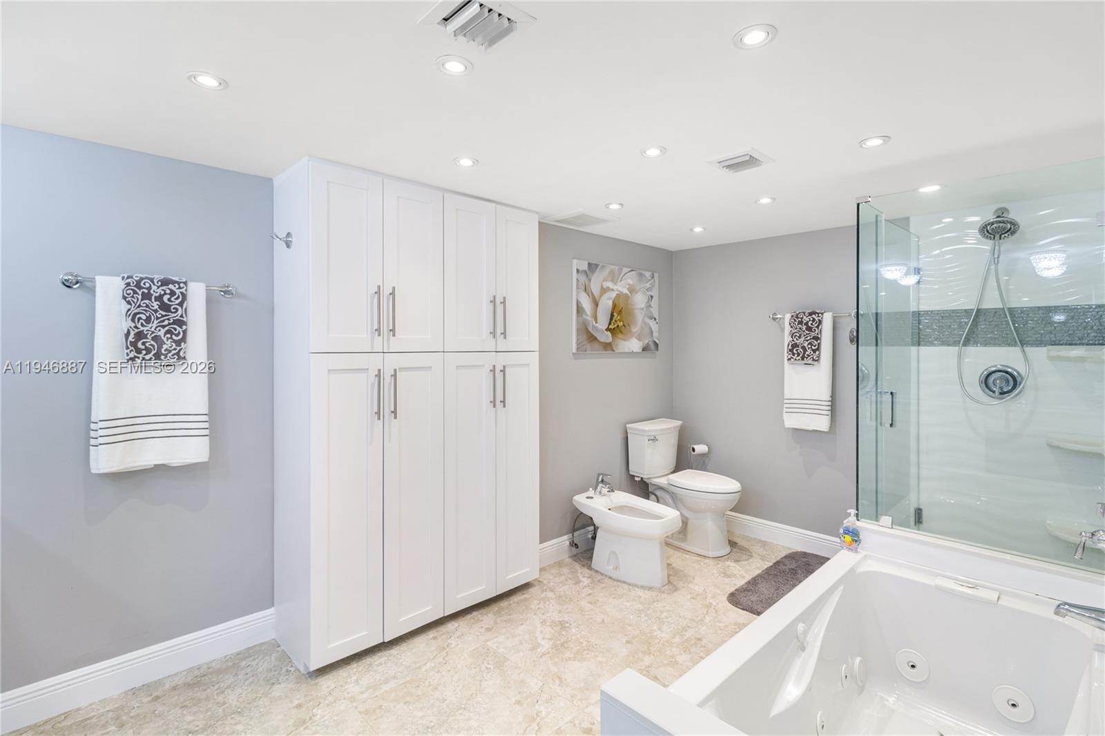 6061 Collins Avenue, Unit 6F Miami Beach, FL 33140 - Photo 29 of 30