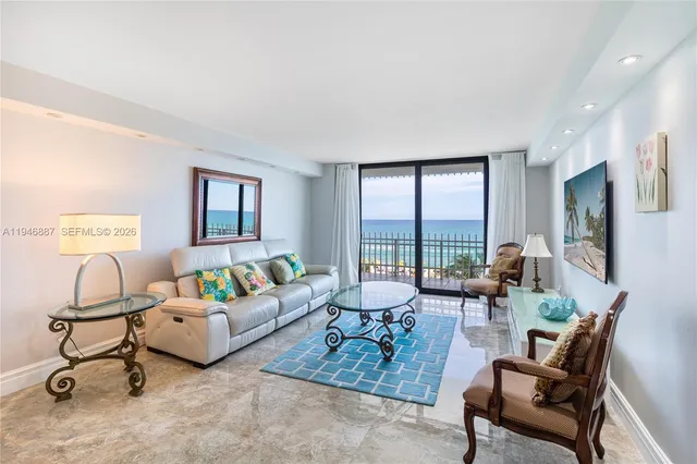 $4,000 | 6061 Collins Avenue, Unit 6F, Miami Beach, FL 33140