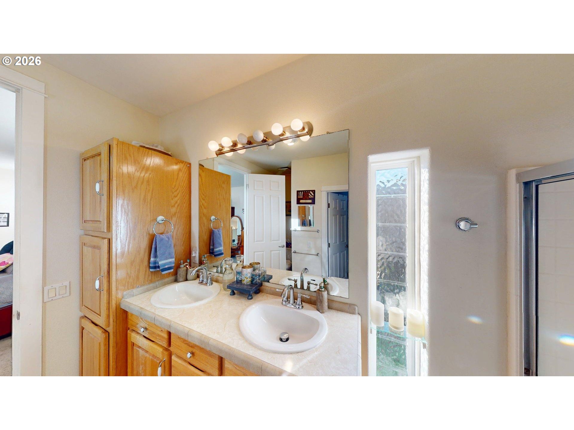 98126 West Benham Lane, Unit 17 Brookings, OR 97415 - Photo 18 of 48 Bathroom