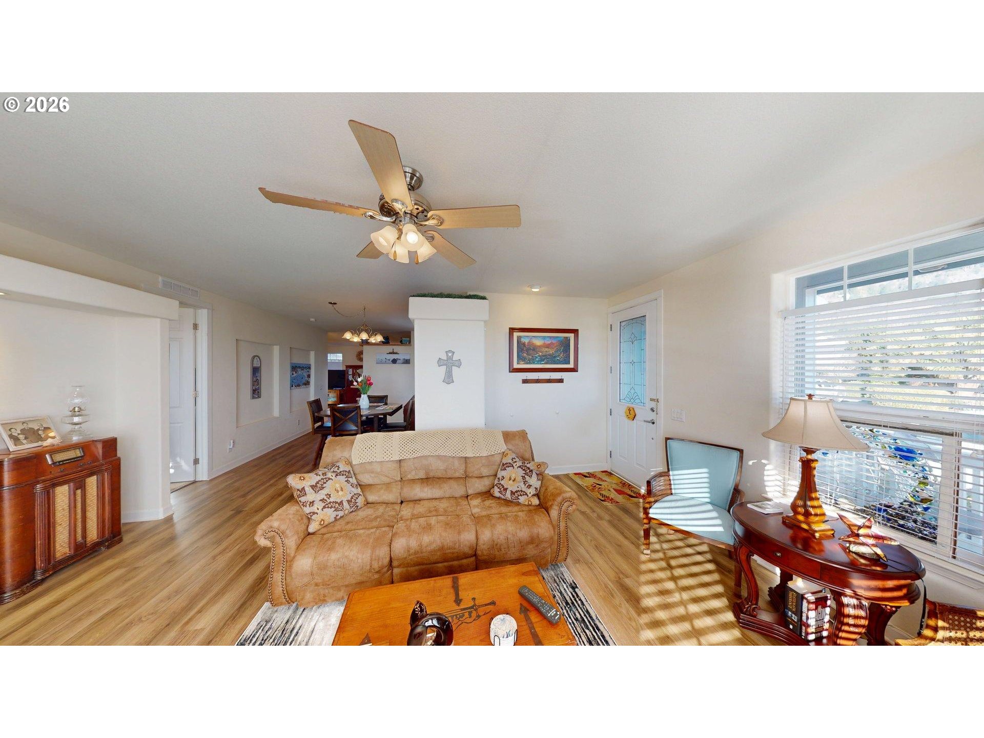 98126 West Benham Lane, Unit 17 Brookings, OR 97415 - Photo 28 of 48 Family Room