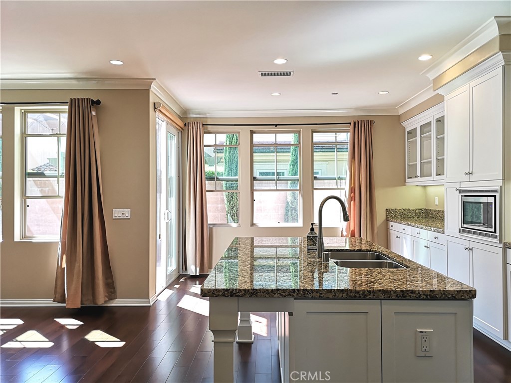 106 Pendant Irvine, CA 92620 - Photo 7 of 19