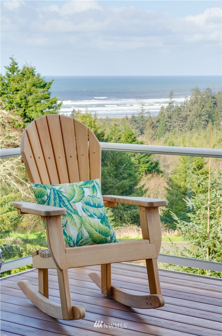3242 Overlook Loop Ilwaco, WA 98624 - Photo 28 of 36