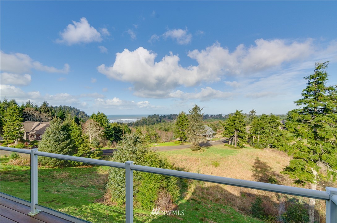3242 Overlook Loop Ilwaco, WA 98624 - Photo 32 of 36