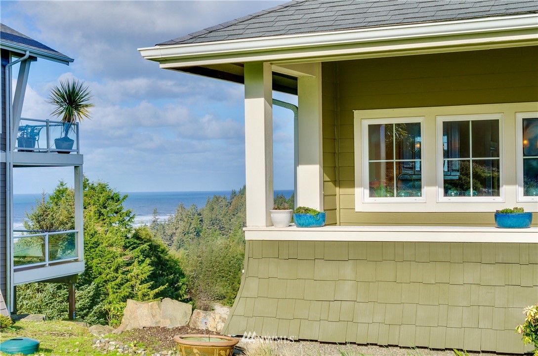 3242 Overlook Loop Ilwaco, WA 98624 - Photo 33 of 36