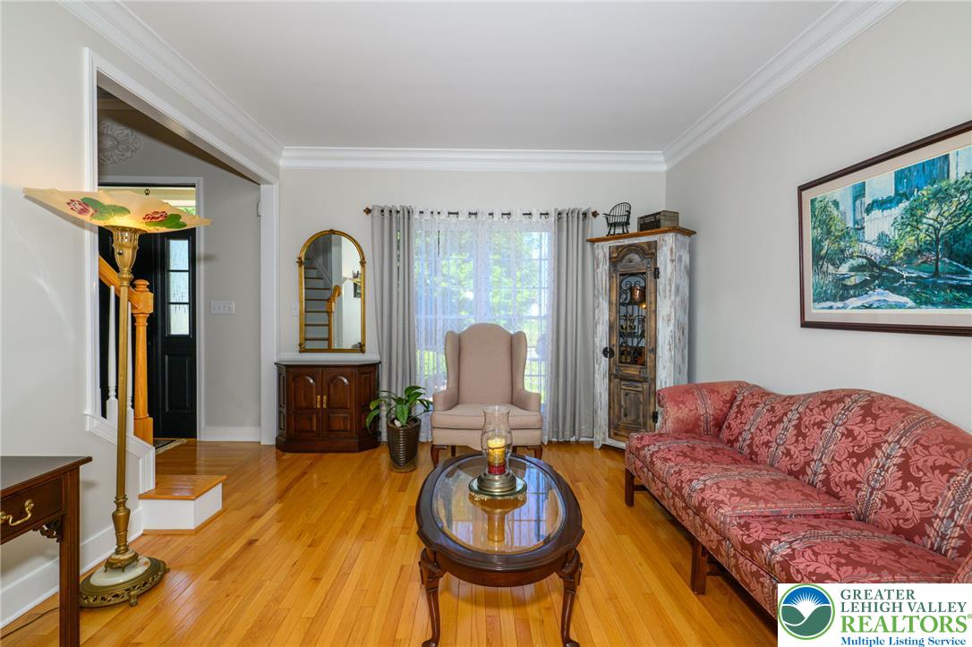 5331 Greenbriar Drive Bethlehem, PA 18017 - Photo 6 of 58