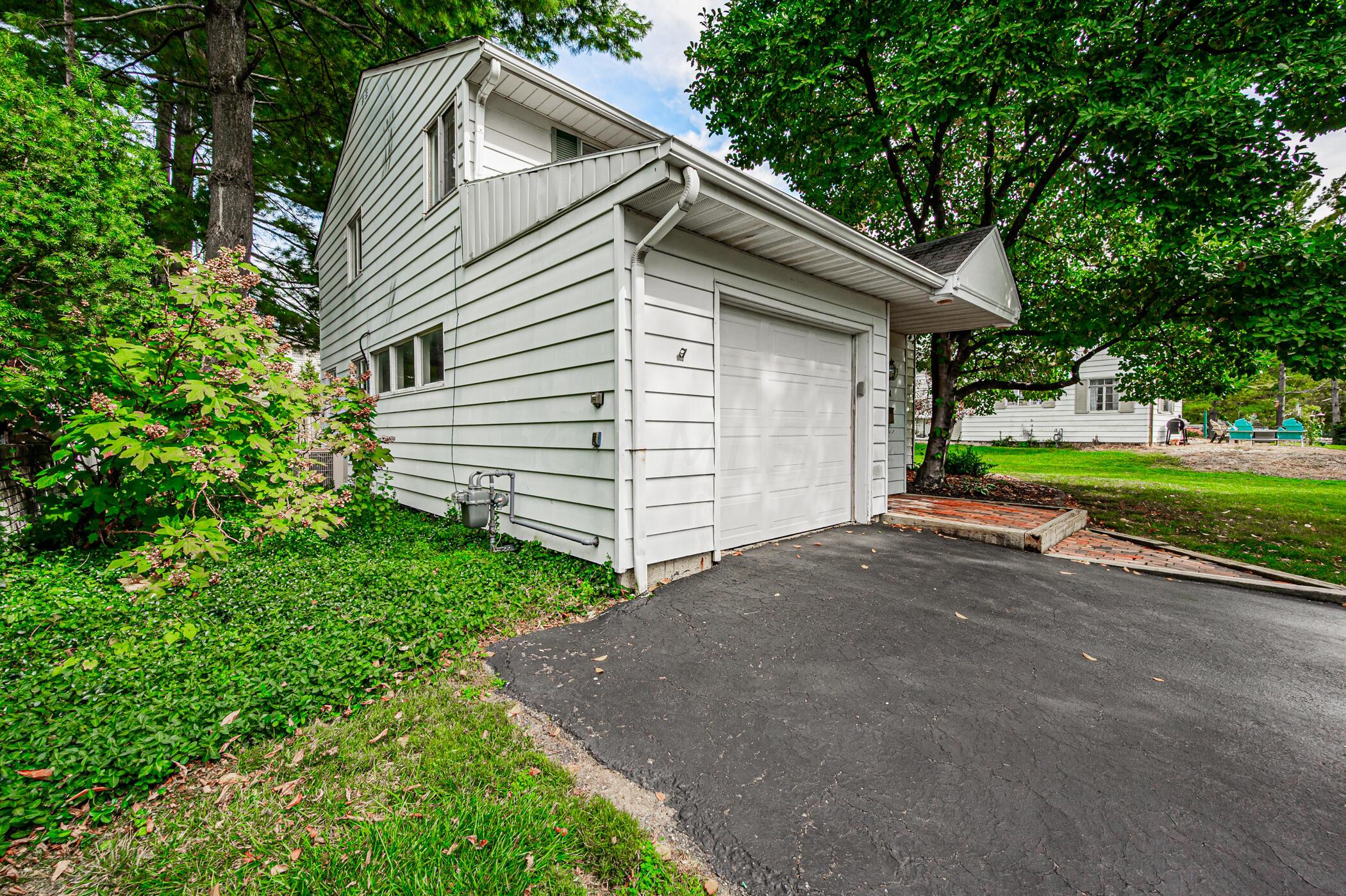 1904 Malvern Road Columbus, OH 43221 - Photo 7 of 55 Attached Garage