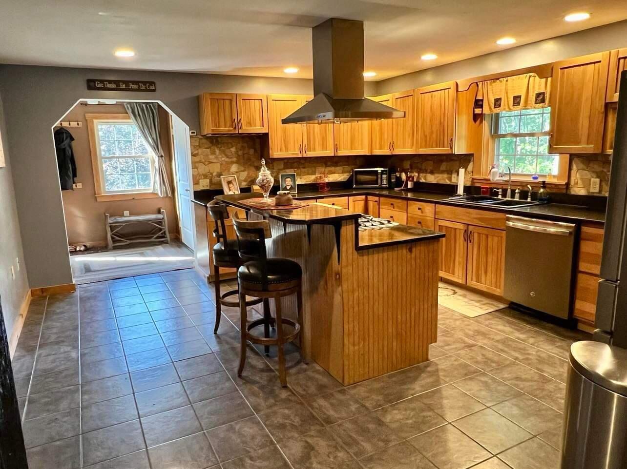 93 Loop Road Lincoln, ME 04457 - Photo 4 of 45 Kitchen.