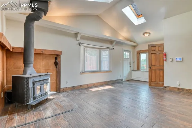 a view of a storage & utility room with washer and dryer