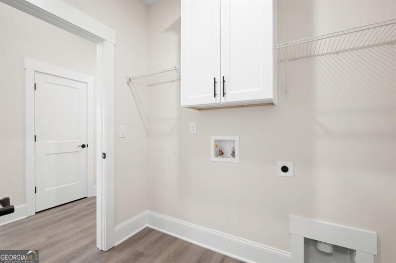 110 Doris Path Dallas, GA 30157 - Photo 22 of 35 a view of a hallway with wooden floor